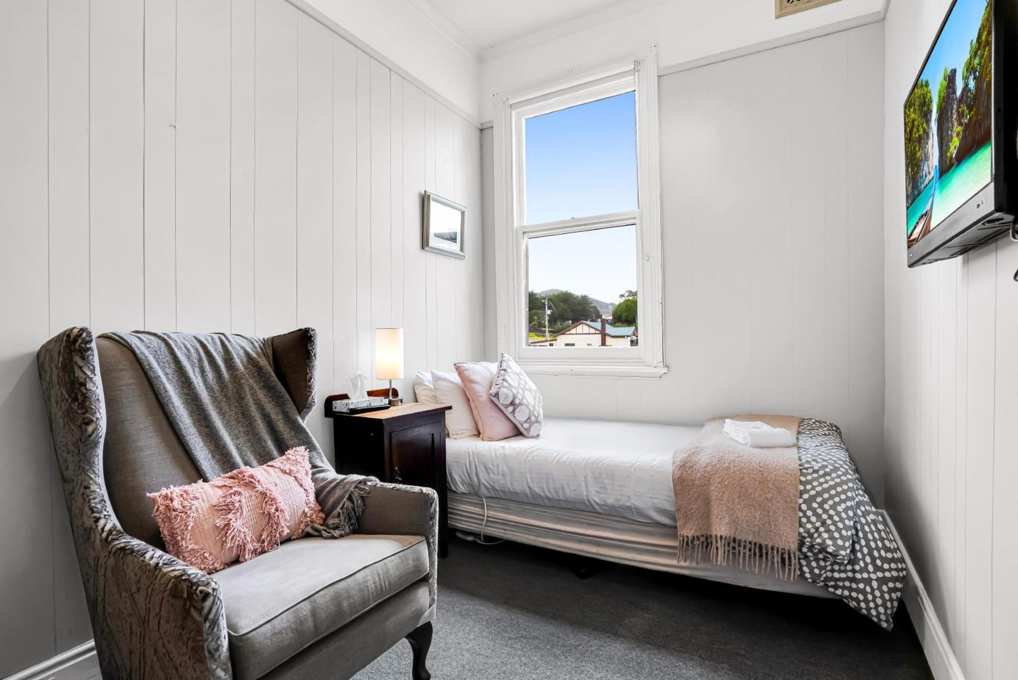 Bischoff Hotel Waratah Buitenkant foto