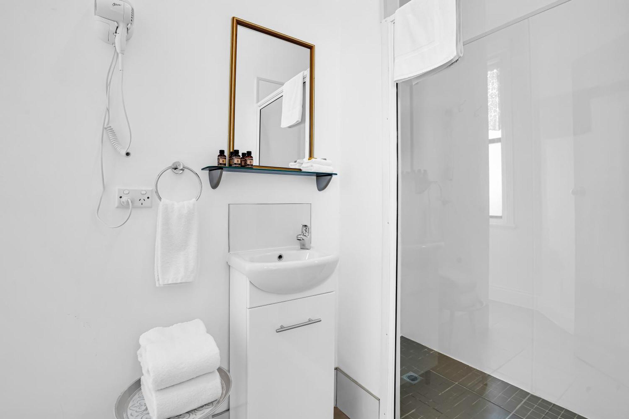 Bischoff Hotel Waratah Kamer foto