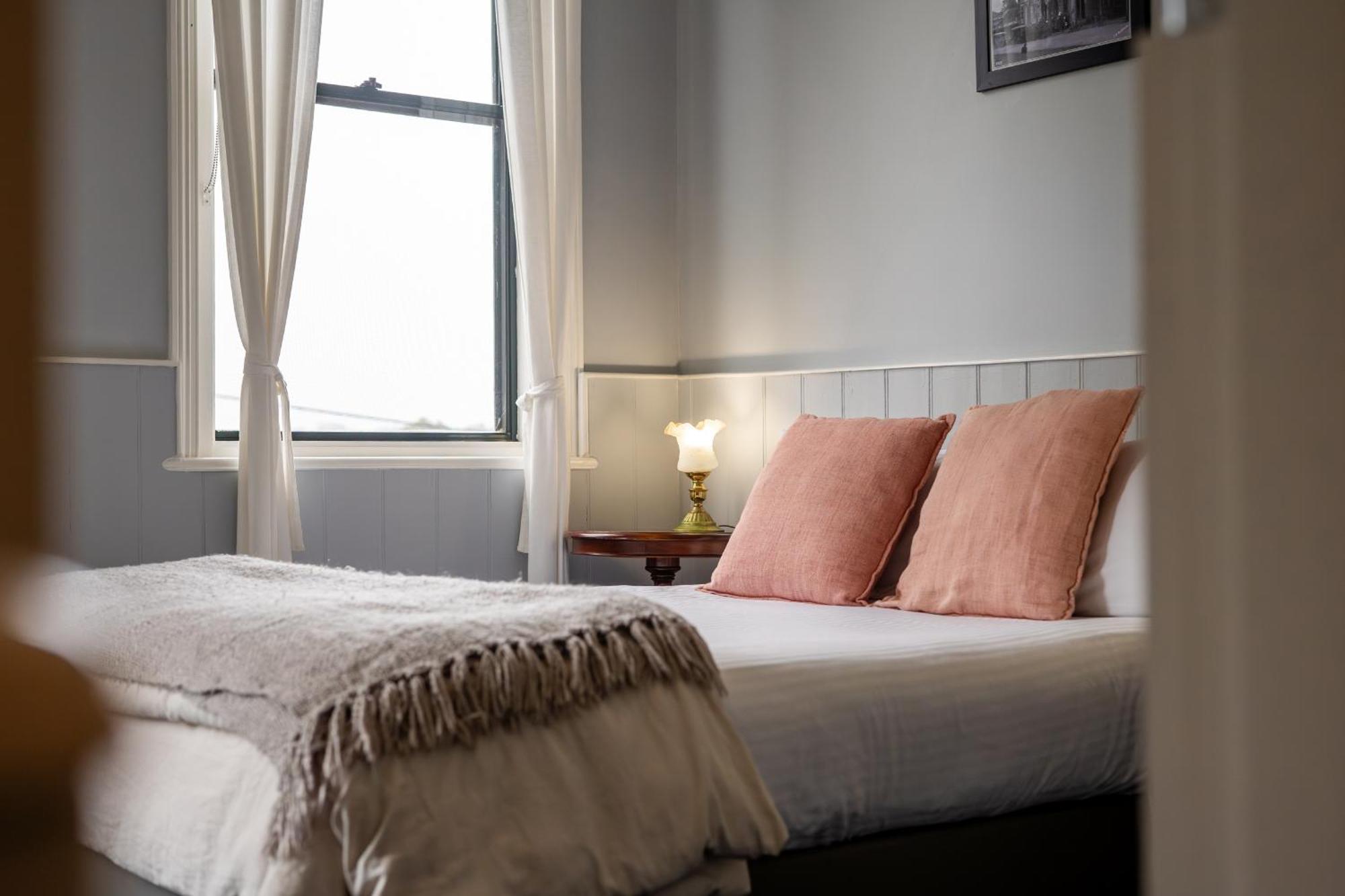 Bischoff Hotel Waratah Kamer foto