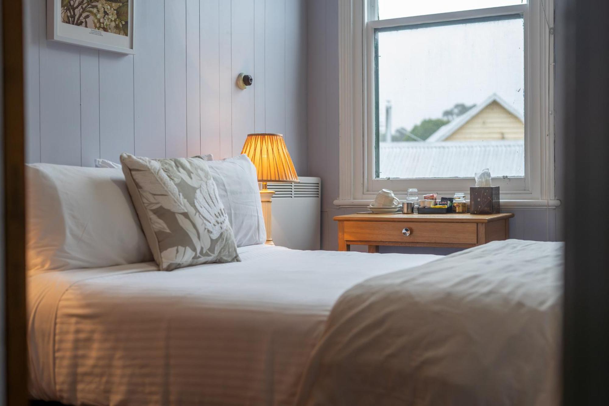 Bischoff Hotel Waratah Kamer foto