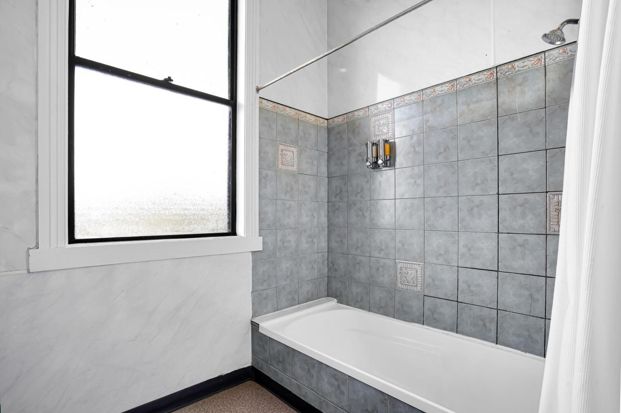 Bischoff Hotel Waratah Kamer foto